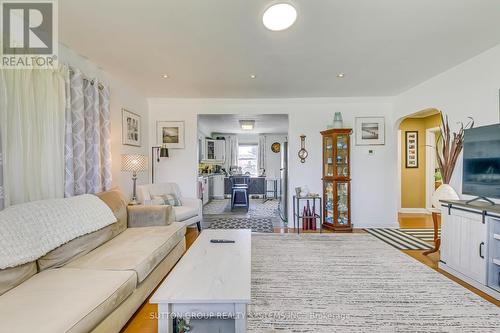 22 Arletta Street, Halton Hills, ON - Indoor Photo Showing Living Room