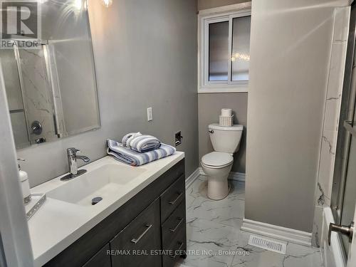 496 Bunting Rd, St. Catharines, ON - Indoor Photo Showing Bathroom