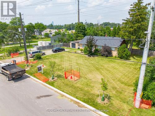1561 Indian Grve, Mississauga, ON - Outdoor