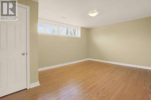 392 Melores Dr, Burlington, ON - Indoor Photo Showing Other Room