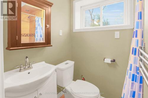 392 Melores Dr, Burlington, ON - Indoor Photo Showing Bathroom