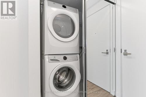 #3003 -50 Ordnance St, Toronto, ON - Indoor Photo Showing Laundry Room