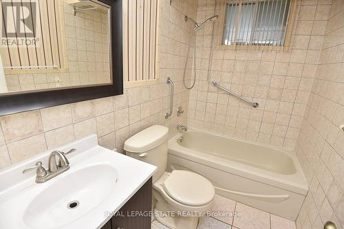 164 East 25Th St, Hamilton, ON - Indoor Photo Showing Bathroom