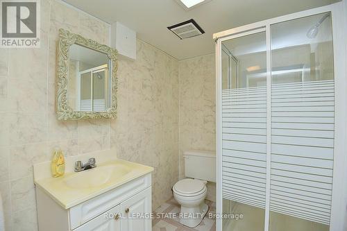 164 East 25Th St, Hamilton, ON - Indoor Photo Showing Bathroom