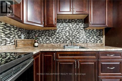 71 Pinelands Avenue, Hamilton, ON - Indoor Photo Showing Kitchen With Upgraded Kitchen