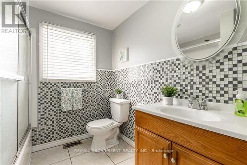 71 Pinelands Avenue, Hamilton, ON - Indoor Photo Showing Bathroom