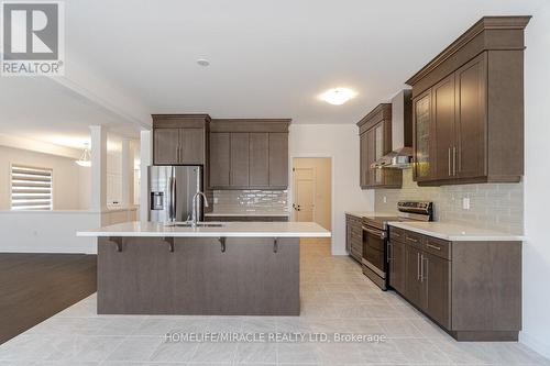 105 Court Drive, Brant, ON - Indoor Photo Showing Kitchen With Upgraded Kitchen