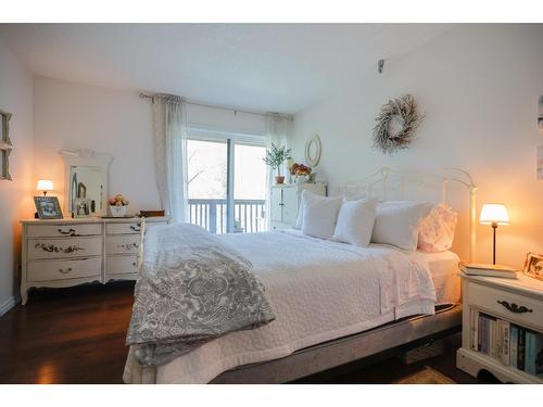 1 - 1691 Highway 3A, Nelson, BC - Indoor Photo Showing Bedroom