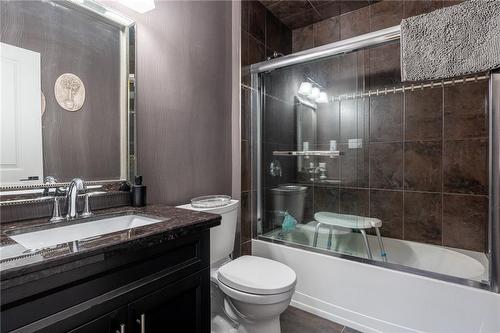 82 Wilkes Street, Brantford, ON - Indoor Photo Showing Bathroom