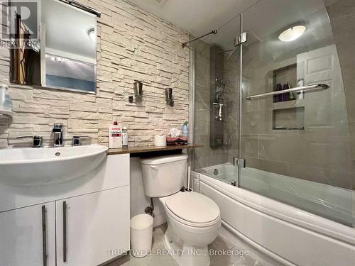 2503 - 373 Front Street W, Toronto, ON - Indoor Photo Showing Bathroom