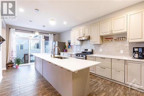 403 Aphelion Crescent, Ottawa, ON - Indoor Photo Showing Kitchen With Upgraded Kitchen