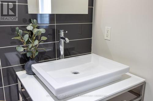 #412 -75 Portland St, Toronto, ON - Indoor Photo Showing Bathroom