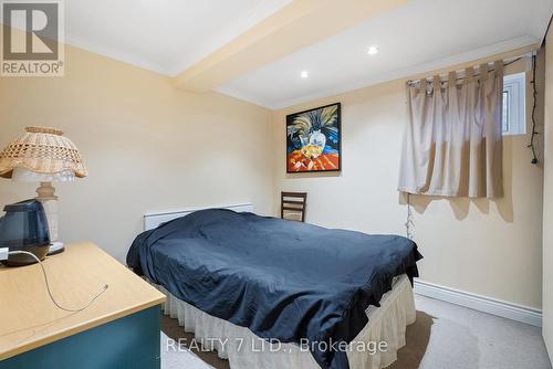 105 Cherry Hills Dr, Vaughan, ON - Indoor Photo Showing Bedroom