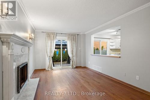 105 Cherry Hills Dr, Vaughan, ON - Indoor With Fireplace