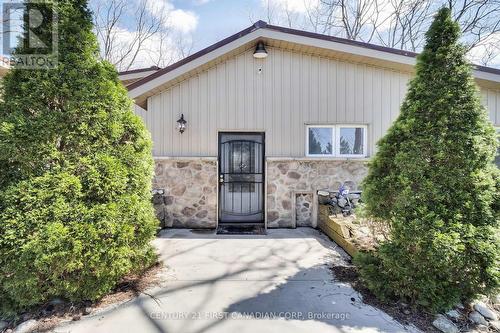23992 Denfield Road E, Middlesex Centre, ON - Outdoor