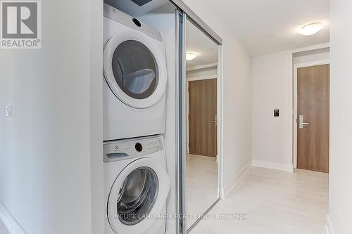 #1804 -200 Bloor St W, Toronto, ON - Indoor Photo Showing Laundry Room