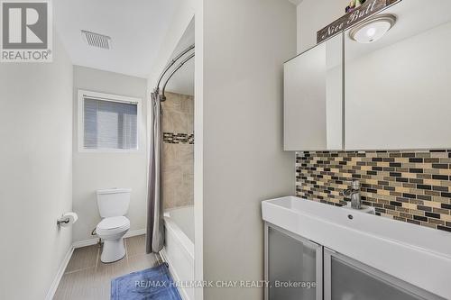 32 Michael St, Essa, ON - Indoor Photo Showing Bathroom