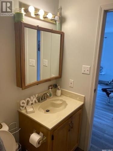 409 Forget Street, Foam Lake, SK - Indoor Photo Showing Bathroom