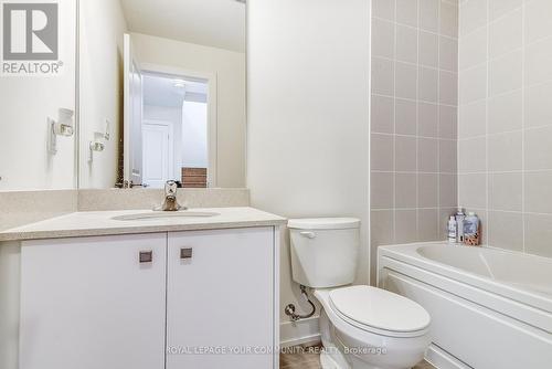 #2 -3 Bond Cres, Richmond Hill, ON - Indoor Photo Showing Bathroom