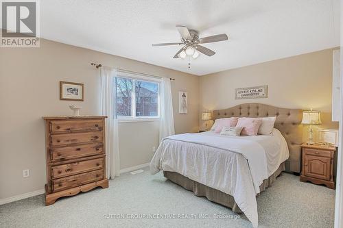 60 Red Oak Dr, Barrie, ON - Indoor Photo Showing Bedroom