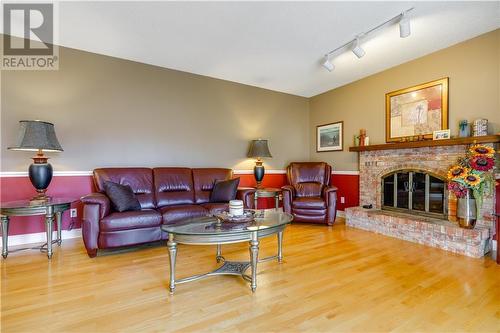 1613 Blakely Drive, Cornwall, ON - Indoor Photo Showing Living Room With Fireplace