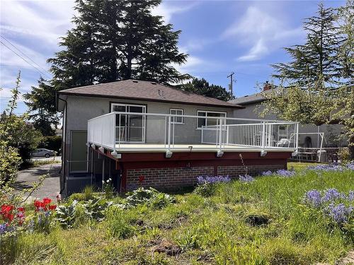 266 Sims Ave, Saanich, BC - Outdoor With Deck Patio Veranda