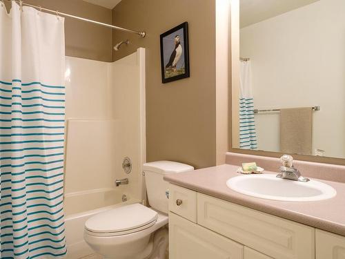 2217 Forbes St, Victoria, BC - Indoor Photo Showing Bathroom