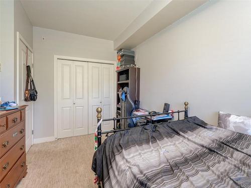 202-4394 West Saanich Rd, Saanich, BC - Indoor Photo Showing Bedroom