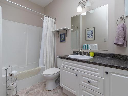 7-2979 River Rd, Chemainus, BC - Indoor Photo Showing Bathroom