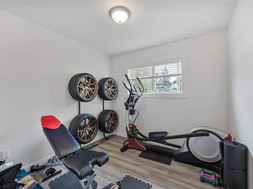 6833 Philip Rd, Lantzville, BC - Indoor Photo Showing Gym Room