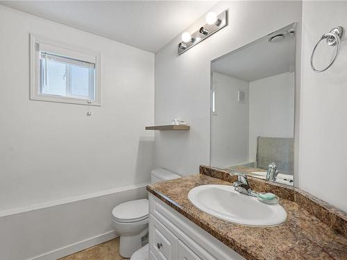 6833 Philip Rd, Lantzville, BC - Indoor Photo Showing Bathroom