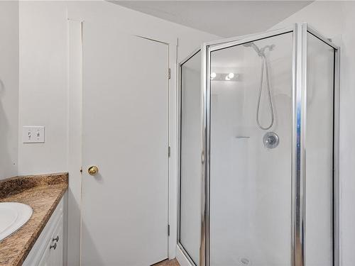 6833 Philip Rd, Lantzville, BC - Indoor Photo Showing Bathroom