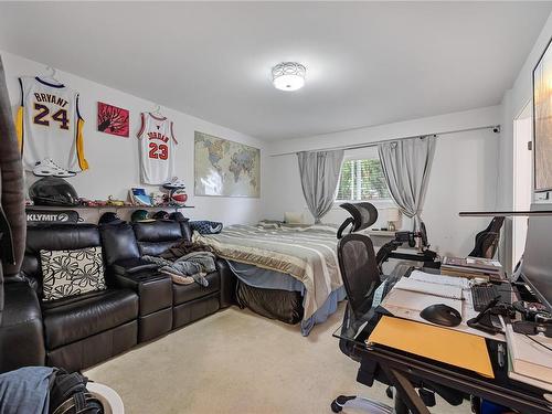 6833 Philip Rd, Lantzville, BC - Indoor Photo Showing Bedroom