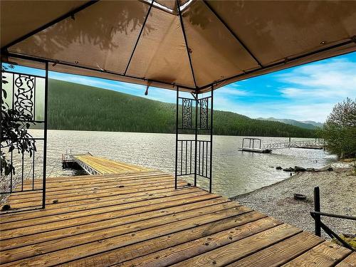 9792 Miracle Way, Youbou, BC - Outdoor With Deck Patio Veranda