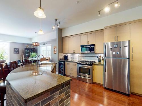 406-5003 Oleander Drive, Osoyoos, BC - Indoor Photo Showing Kitchen