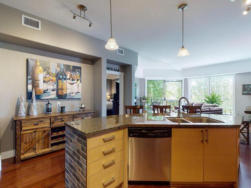 406-5003 Oleander Drive, Osoyoos, BC - Indoor Photo Showing Kitchen With Double Sink