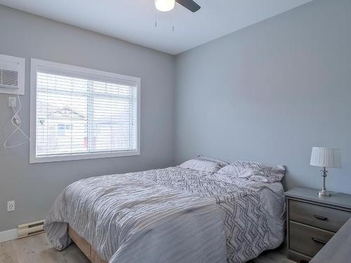 201-150 Mallach Road, Kelowna, BC - Indoor Photo Showing Bedroom
