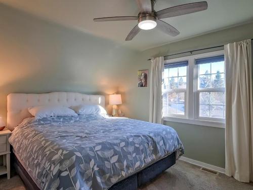 1702 Coates Avenue, Kelowna, BC - Indoor Photo Showing Bedroom