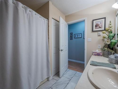 205-62 Dauphin Avenue, Penticton, BC - Indoor Photo Showing Other Room