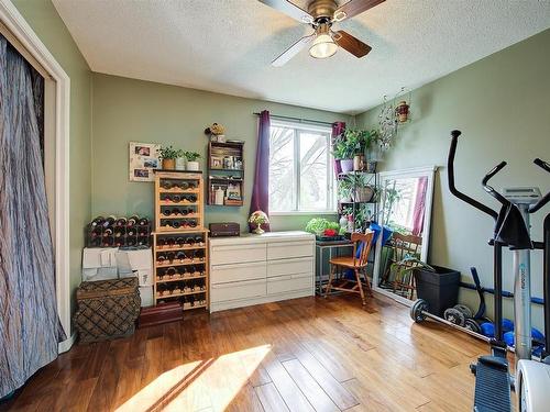 1296 Lawrence Avenue, Kelowna, BC - Indoor Photo Showing Gym Room
