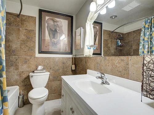 1296 Lawrence Avenue, Kelowna, BC - Indoor Photo Showing Bathroom