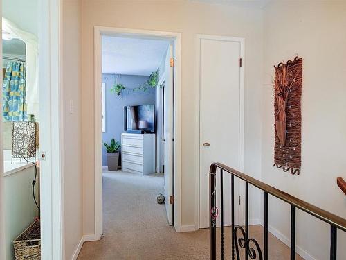 1296 Lawrence Avenue, Kelowna, BC - Indoor Photo Showing Other Room