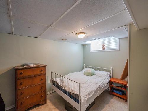 71 Granby Place, Penticton, BC - Indoor Photo Showing Bedroom