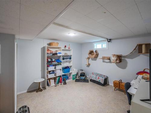 71 Granby Place, Penticton, BC - Indoor Photo Showing Other Room