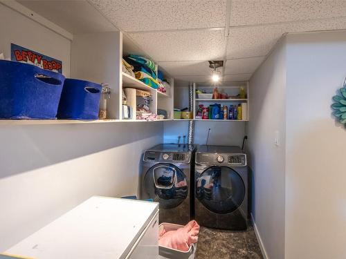 71 Granby Place, Penticton, BC - Indoor Photo Showing Laundry Room