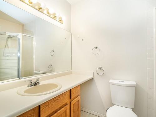 105-1329 Klo Road, Kelowna, BC - Indoor Photo Showing Bathroom