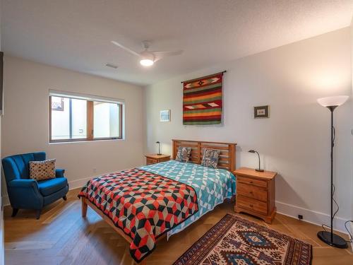 111-14419 Downton Avenue, Summerland, BC - Indoor Photo Showing Bedroom
