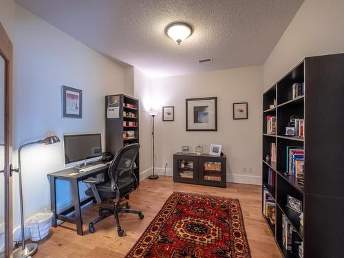 111-14419 Downton Avenue, Summerland, BC - Indoor Photo Showing Office
