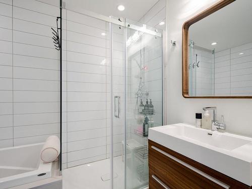 Salle de bains attenante Ã  la CCP - 2501-1155 Rue De La Montagne, Montréal (Ville-Marie), QC - Indoor Photo Showing Bathroom