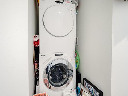 Laundry room - 2501-1155 Rue De La Montagne, Montréal (Ville-Marie), QC - Indoor Photo Showing Laundry Room